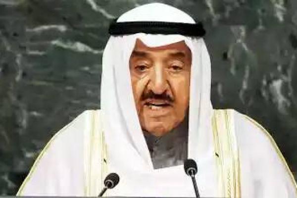 Kuwait salah satu Gulf CooperationCouncil (GCC), dari lima negara Arab lainnya mengambil jalur tengah, setelah empat negara Arab memutuskan hubungan diplomatik dengan Qatar