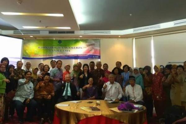 Program pemberdayaan ini diharapakan dapat membuat pekerja usia lanjut tetap produktif dan mandiri secara ekonomi.