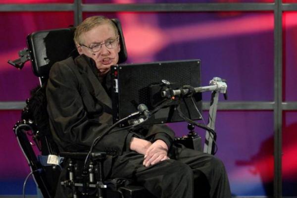 Perjalanan hidup  selama 76 tahun yang wafat pada Maret lalu, Hawking harus menggunakan kursi roda akibat penyakit motor neuron yang dideritanya.