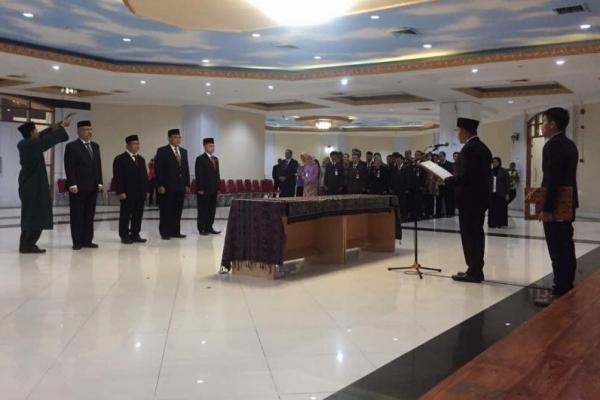 Menpora mengingatkan tugas-tugas yang akan anda emban akan lebih berat dari pejabat sebelumnya.