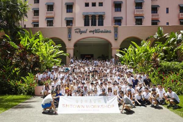 SM Entertainment akan mengajak 100 artisya ke Pulau Jeju untuk melakukan workshop pelatihan Pada 2016 lalu lebih dari 350 seniman dan staf SM pergi ke Hawai untuk workshop.