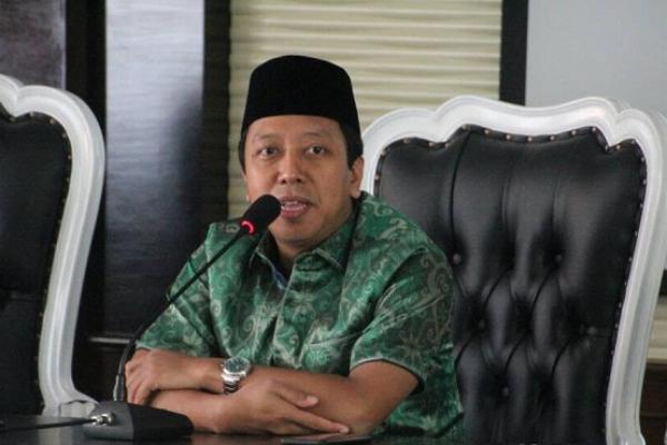 Ketum PPP Romahurmuziy (Romi) menyampaikan turut berduka cita atas wafatnya istri dari Wakil Presiden ke-9 RI Hamzah Haz, Asmaniah (Nani).