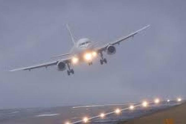 Menyusul cuaca buruk yang terjadi di Bandara Ngurah Rai, sejumlah penerbangan internasional tujuan Bali akan dialihkan menuju Bandara Internasional Juanda, Surabaya.