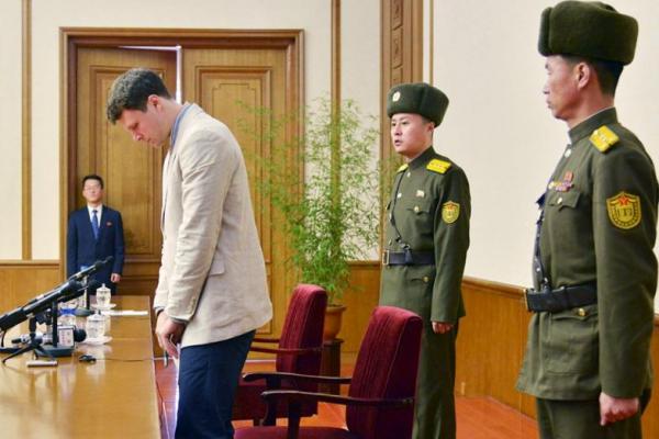 Dokter yang memeriksa Warmbier sempat menyatakan bahwa  mahasiswa berusia 22 tahun itu dalam kondisi stabil. Namun, tidak menunjukkan tanda-tanda kesadaran. 