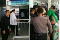 KPK Boyong Gubernur Bengkulu dan Istri ke Jakarta