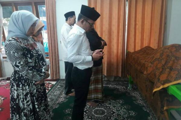 Sosok KH Mahfuds Ridwan banyak dikagumi oleh masyarakat sebagai ulama yang berbudi luhur.