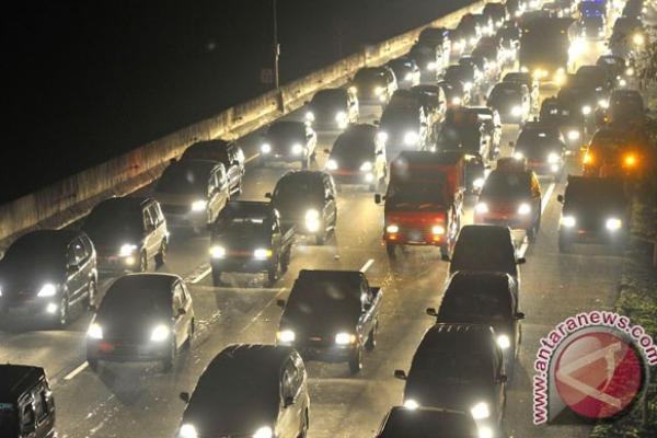 Dipantau dari laman resmi PT Jasa Marga, kondisi ruas tol terkini menuju Jakarta dari Ciawi, Bogor, Cimanggis, Taman Mini Indonesia Indah menuju Cawang lancar.