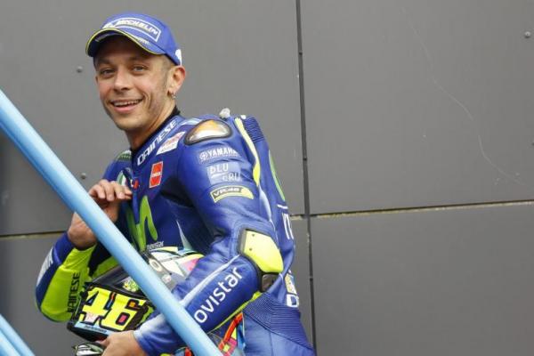 Rossi mengalami kecelakaan ketika berlatih motocross pada bulan Agustus lalu.