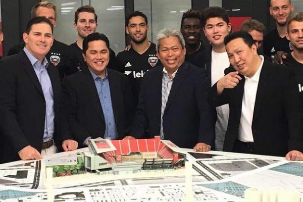 Pengusaha asal Indonesia, Erick Thohir membangun stadion sepakbola senilai 500 juta dollar AS atau lebih dari Rp 6 triliun, di Washington DC, Amerika.