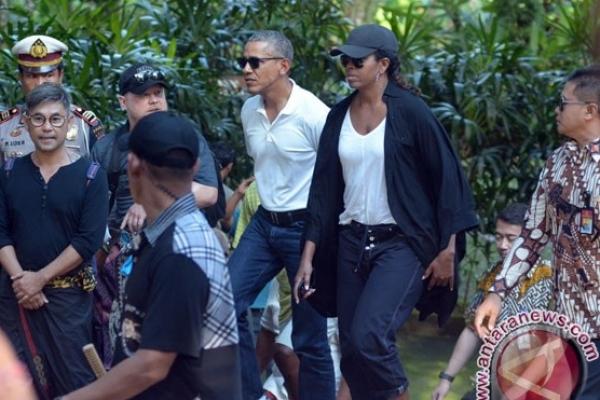 Setelah berlibur bersama keluarga, mantan Presiden Amerika Serikat Barack Obama meninggalkan Bali untuk selanjutnya menuju Yogyakarta.