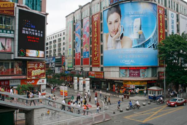 China juga membuka pintunya lebih lebar, mereka berharap agar perusahaan-perusahaan yang beroperasi di luar negeri bisa mendapatkan perlakuan yang lebih adil.