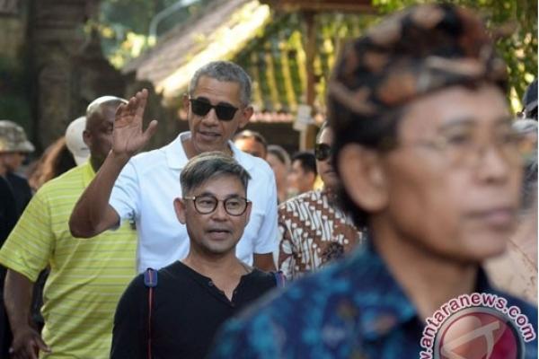 Mantan Presiden Amerika Serikat Barack Obama beserta keluarga mengaku cukup bahagia dan menikmati wisata di Bali.
