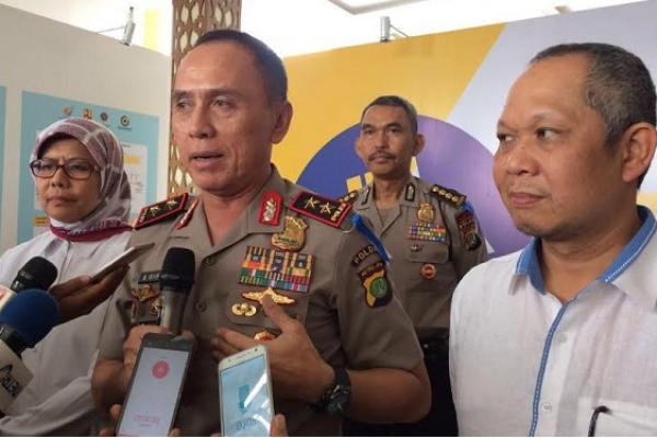 Meski sudah ada imbauan dari pemerintah terhadap mobil truk dan mobil muatan besar lainnya untuk mulai beroperasi hingga 3 Juli 2017, namun saat ini sudah ada yang masuk tol Jakarta-Cikampek.