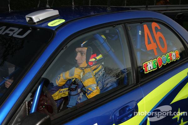 Alasan membeli mobil Subaru Impreza ini, Rossi mengatakan, karena dirinya mengidolakan legenda balap reli kelahiran Skotlandia, Colin Mcrae.