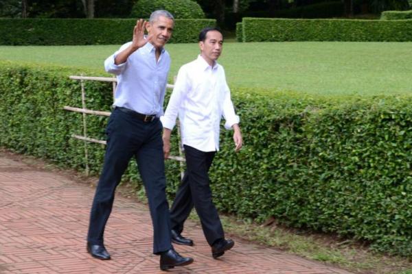 Mantan Presiden Amerika Serikat Barack Obama mengingat ketika masa kecil di Jakarta. Dimana, kala itu Obama kecil naik becak dan bemo di ibu kota Indonesia.