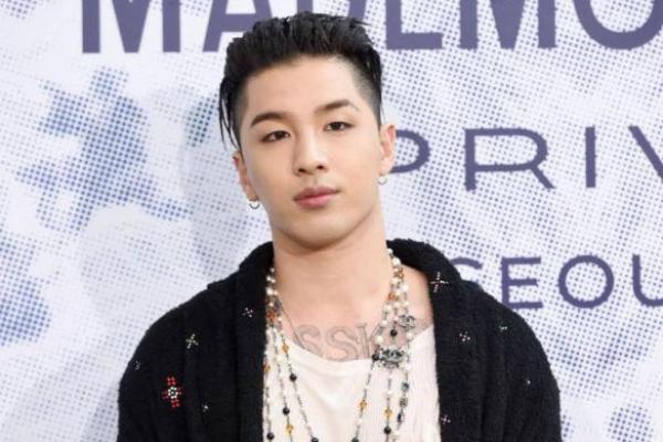 Taeyang berhasil merampungkan studi S2nya di bidang 