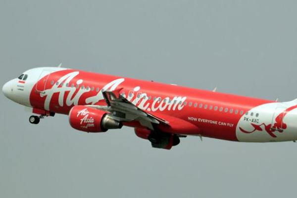 AirAsia X dengan nomor penerbangan D7207 membawa 345 penumpang dan 14 awak