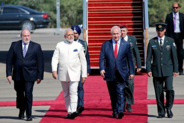 India sekarang merupakan pasar senjata terbesar Israel yang diperkirakan bernilai sekitar USD1 miliar per tahun.
