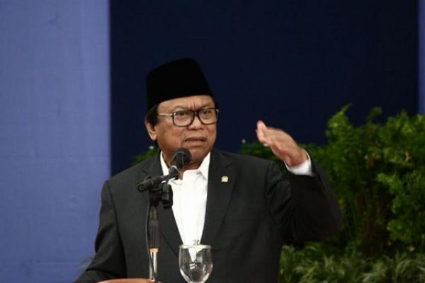 Ketua DPD RI Oesman Sapta Odang (OSO) bertemu dengan Perdana Menteri Malaysia Mahathir Mohammad di PMJ Putra Jaya, Malaysia. Pertemuan itu membahas hubungan bilateral agar kedepannya memperkuat stabilitas di kawasan.
