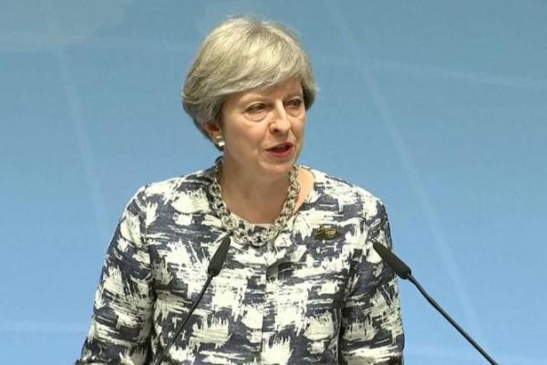 Sementara sebelumnya Perdana Menteri Inggris Theresa May yakin kesepakatan yang bisa diteken oleh para pemimpin Uni Eropa jika ditulis ulang.