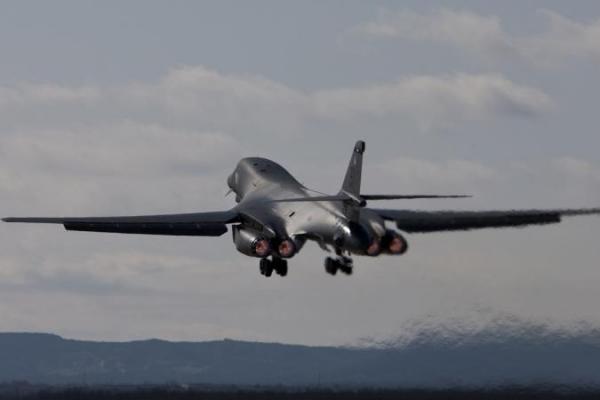 Ini merupakan kali kedua pesawat B-1B tersebut mengudara di Korea