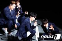 Tampil Hanya Berempat,  Super Junior Yesung Sempat Nangis