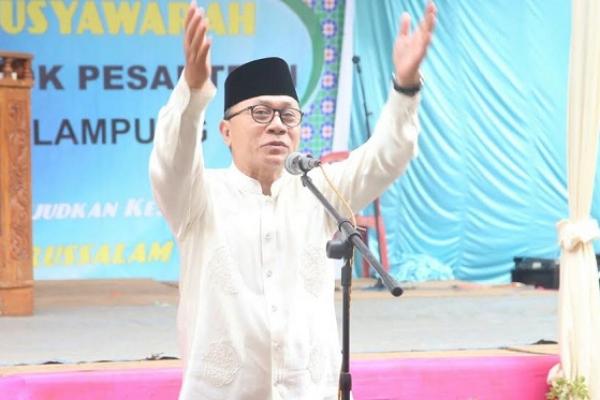 Ketua MPR Zulkifli Hasan mengatakan, perpecahan umat justru akan dimanfaatkan asing untuk menguasai sumber daya Alam (SDA) yang ada di tanah air.