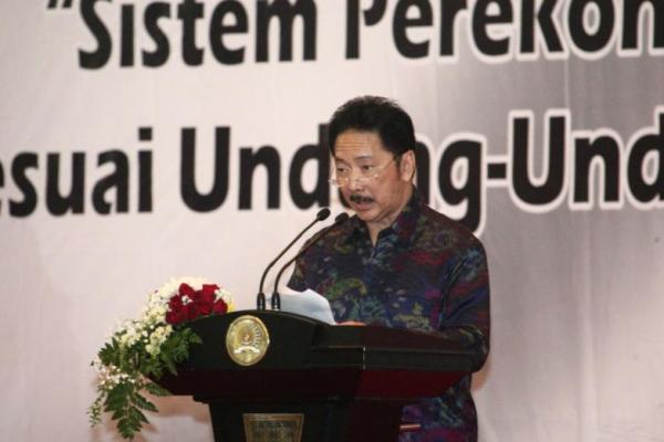 Prioritas kebijakan ekonomi lebih mengutamakan kepentingan akumulasi modal untuk pertumbuhan ekonomi dari pada pemerataan untuk keadilan sosial