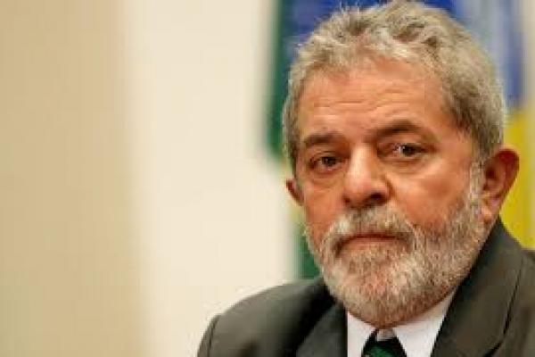 Mantan presiden Brazil Luis Inacio Lula da Silva pesaing utama dalam pemilihan presiden tahun depan dijatuhi hukuman 10 tahun penjara atas tuduhan korupsi