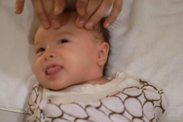 Memiliki bayi dengan kulit sensitif sangat rentan terkena gangguan kulit seperti ruam, alergi, dan iritasi.
