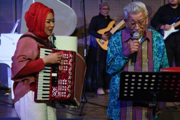 Sosok Otti Jamalus dikenal sebagai musisi dan pelatih vocal untuk beberapa penyanyi Indonesia seperti Sundari Soekotjo, Bunga Citra Lestari, Titi DJ, dan penyanyi Indonesia lainnya.