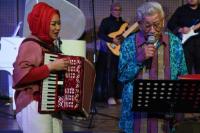 Menyulap Lagu Indonesia Tengah Dengan Balutan Jazz