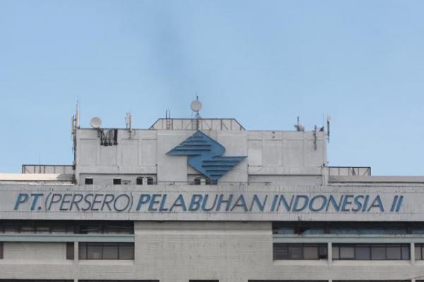 KPK menjadwalkan pemeriksaan terhadap General Manager Cabang Pelabuhan Pontianak PT Pelindo II (Persero), Adi Sugiri terkait kasus dugaan korupsi pengadaan Quay Container Crane (QCC) di Pelindo II tahun anggaran 2010.