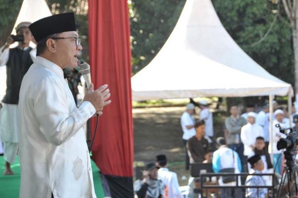 Ketua MPR Zulkifli Hasan menolak tegas stigma radikal dan anti Pancasila yang dialamatkan pada umat Islam.