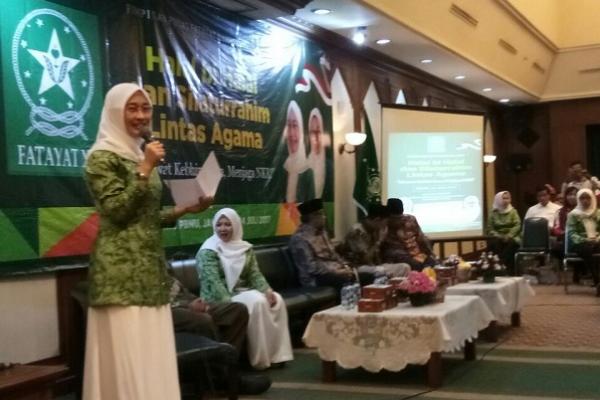 Aksi intoleransi antar umat beragama seperti kasus penistaan agama di Indonesia yang kian marak menjadi perhatian kalangan umat Islam.