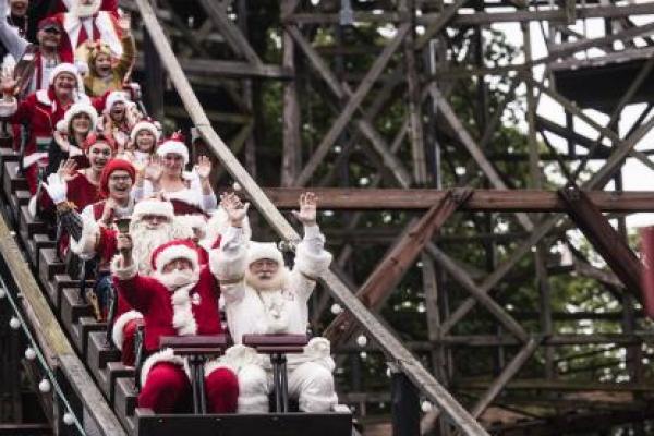 Adapun Santa Claus yang hadir kebanyakan dari negara Denmark, Norwegia, Swedia, Spanyol, Jerman, Amerika Serikat, dan Japan.