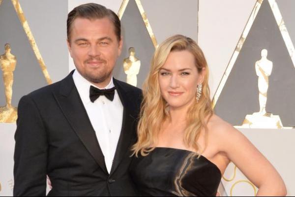DiCaprio menjadi tuan rumah Winslet dan Zane saat makan malam dalam acara tahunan Leonardo DiCaprio Foundation di St Tropez, Prancis, untuk mengumpulkan dana untuk penyebab kerusakanlingkungan.