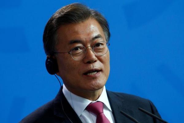 Moon Jae-in memuji upaya Presiden Amerika Serikat, Donald Trump dalam membantu mempertemukan dua Korea setelah lebih dari dua tahun terpisah