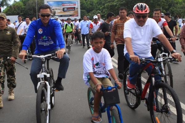 Setelah membuka GPN Manado 2017, Menpora Imam juga sekaligus membuka Kejuaraan Nasional (Kejurnas) Selam dan Galadesa