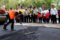 Pemerintah Uji Coba Jalan Aspal Campuran Plastik