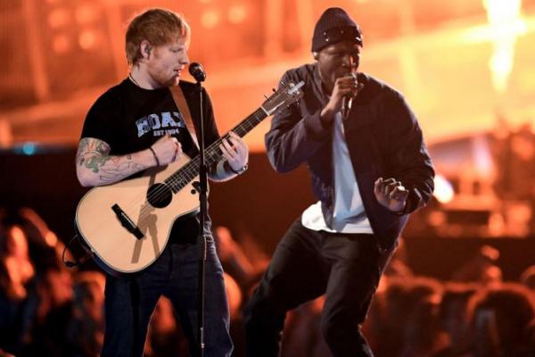 Dalam postingannya tersebut, Ed Sheeran merasa senang bisa berduet dengan penyanyi papan atas Amerika seperti Beyonce.