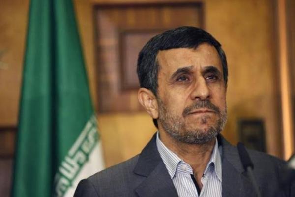 Mahmoud Ahmadinejad, menghadapi tujuh tuntutan hukuman atas penyalahgunakan miliaran dolar dana pemerintah selama masa jabatan kepresidenannya