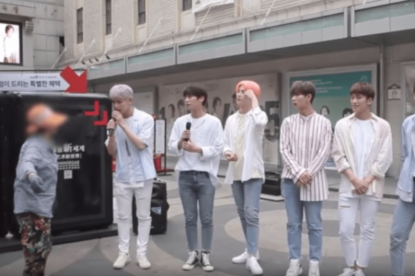 Boyband Snuper baru-baru ini menggelar showcase di Myengdong untuk mempromosikan comeback terbaru mereka 
