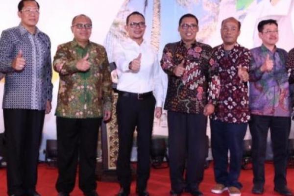Menteri Ketenagakerjaan M Hanif Dhakiri secara resmi meluncurkan program jaminan sosial bagi Tenaga Kerja Indonesia (TKI)