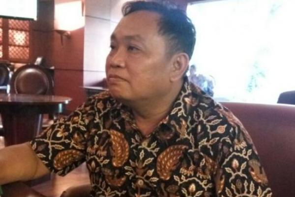 Sikap berbalik mengemuka dari sosok Wakil Ketua Umum DPP Gerindra Arief Poyouno yang biasanya selalu cadas mengkritik pemerintah.