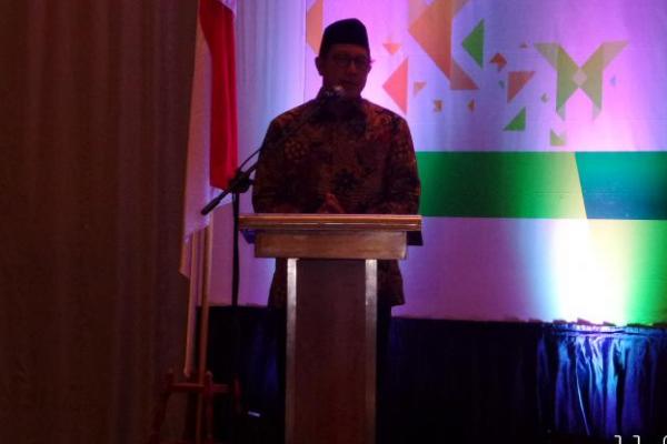 Menag ada dua hal yang dapat dilakukan oleh First Travel yaitu dengan memberangkatkan jemaah yang belum berangkat melalui travel lain atau mengembalikan uang para jemaah