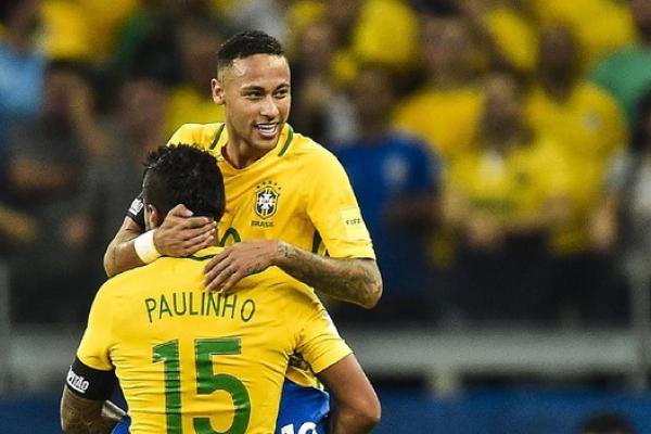 Pemain bintang Paris Saint Germain, Neymar Junior berpeluang menyamai rekor legenda tim nasional Brazil, Pele, yang saat ini masih memuncaki daftar top skor sepanjang masa timnas Brazil.