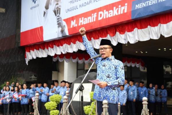 Menteri Ketenagakerjaan M Hanif Dhakiri mengatakan, peringatan Hari Ulang Tahun ke-72 Kemerdekaan Republik Indonesia adalah saat yang tepat melunasi janji kemerdekaan. 