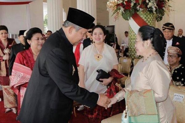 Pertemuan Presiden kelima Megawati Soekarnoputri dengan Presiden keenam SBY pada perayaan HUT Kemerdekaan Indonesia di Istana Negara menjadi sorotan publik.