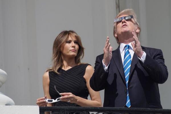 Istri Presiden Amerika Serikat (AS) Donald Trump, Melania Trump, menemui pangeran kerajaan Inggris Pangeran Harry, Sabtu (23/9) kemarin.